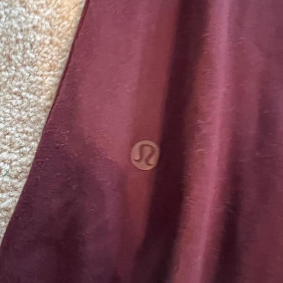 Lululemon ready to rulu pants burgundy - Picture 3 of 5